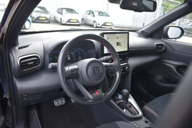 Toyota Yaris Cross (2025) thumbnail 4