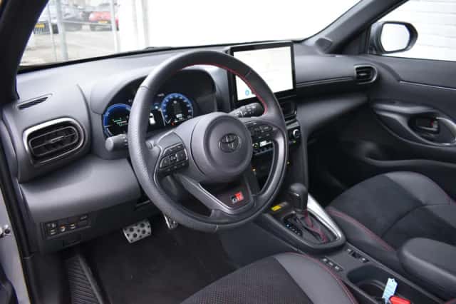 Toyota Yaris Cross (2025) thumbnail 6