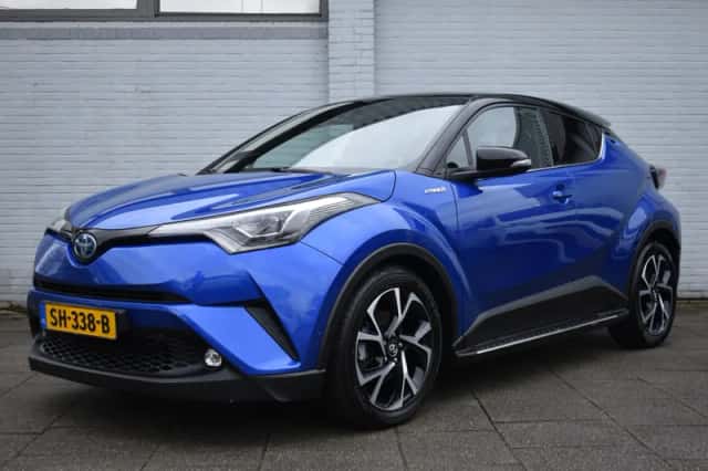 Toyota C-HR (2018) thumbnail 1