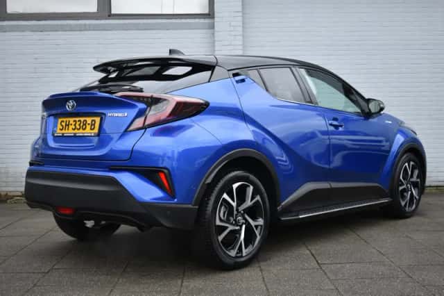 Toyota C-HR (2018) thumbnail 5