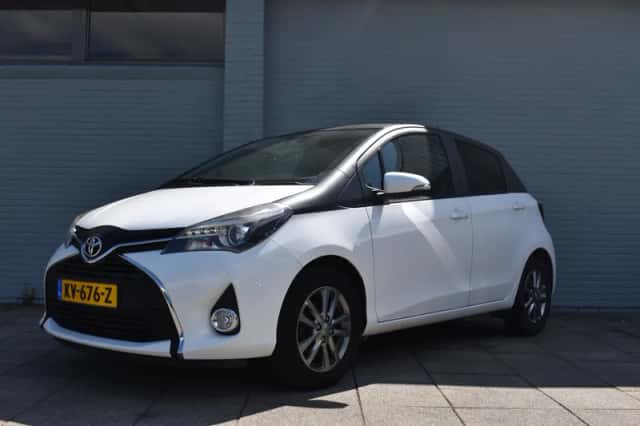 Toyota Yaris (2016) thumbnail 1