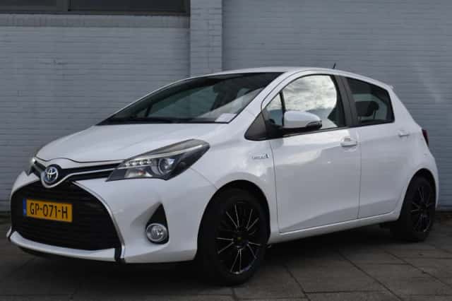 Toyota Yaris (2015) thumbnail 1