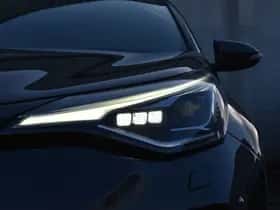 Toyota C-HR (2023) thumbnail 2