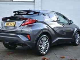 Toyota C-HR (2023) thumbnail 3