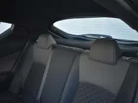Toyota C-HR (2023) thumbnail 10