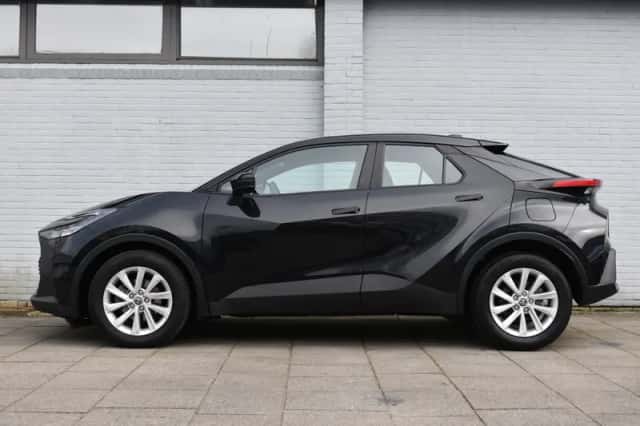 Toyota C-HR (2024) thumbnail 5
