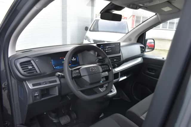 Toyota Proace (2024) thumbnail 2
