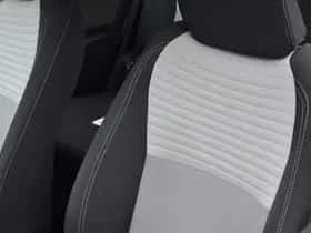 Toyota Yaris (2020) thumbnail 16