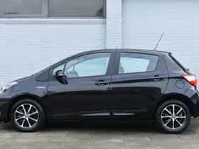 Toyota Yaris (2020) thumbnail 3