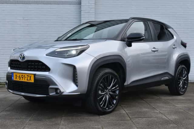 Toyota Yaris Cross (2024) thumbnail 1