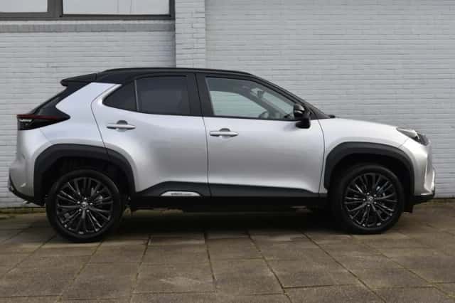 Toyota Yaris Cross (2024) thumbnail 3