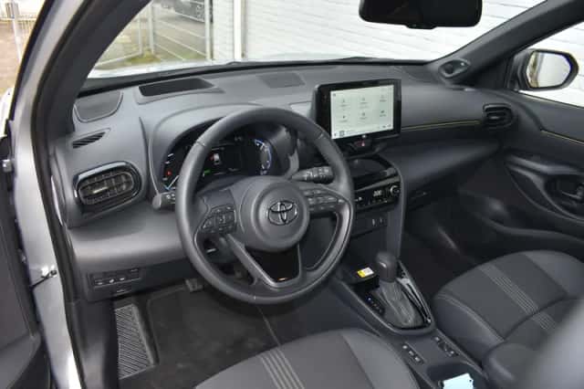 Toyota Yaris Cross (2024) thumbnail 4