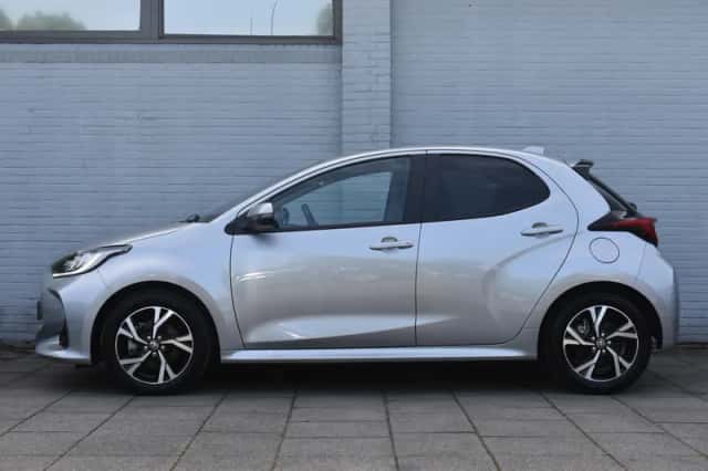 Toyota Yaris (2025) thumbnail 3