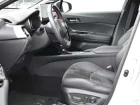 Toyota C-HR (2023) thumbnail 8