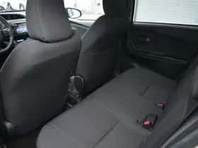 Toyota Yaris (2017) thumbnail 7