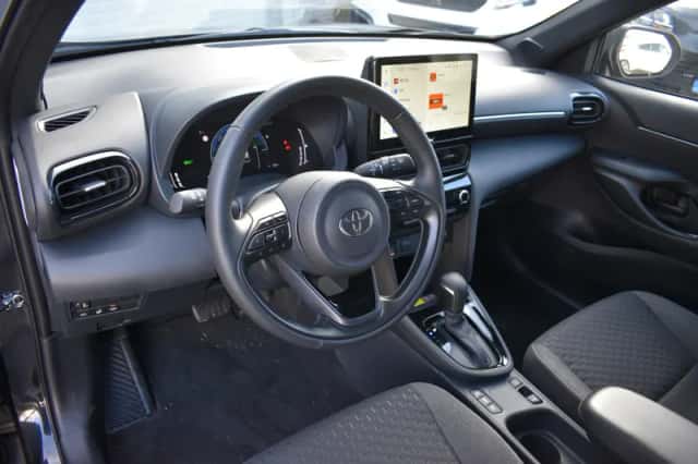 Toyota Yaris Cross (2025) thumbnail 6