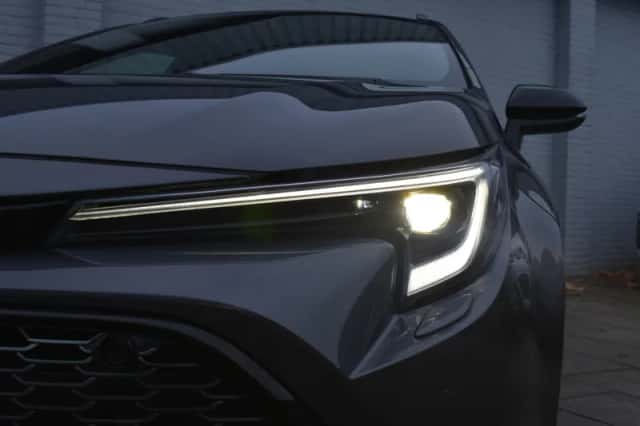 Toyota Corolla (2024) thumbnail 2