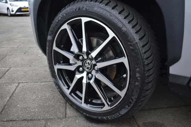 Toyota Yaris Cross (2025) thumbnail 2