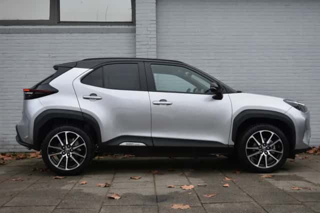Toyota Yaris Cross (2025) thumbnail 4