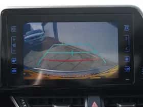 Toyota C-HR (2017) thumbnail 19