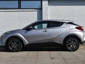 Toyota C-HR (2017) thumbnail 3