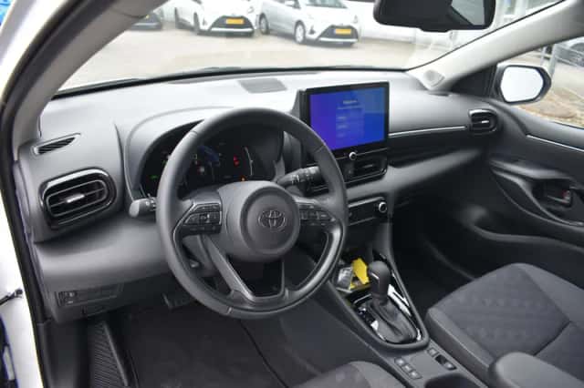 Toyota Yaris (2025) thumbnail 5