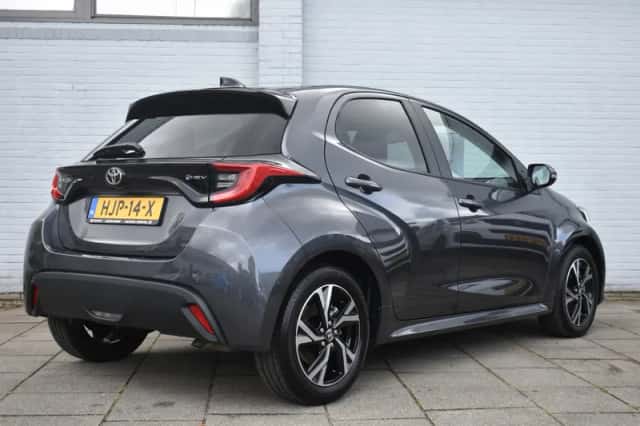 Toyota Yaris (2025) thumbnail 3
