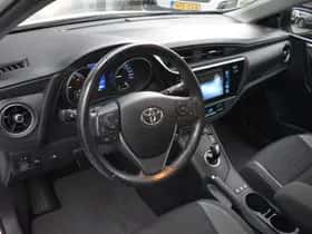 Toyota Auris thumbnail 4