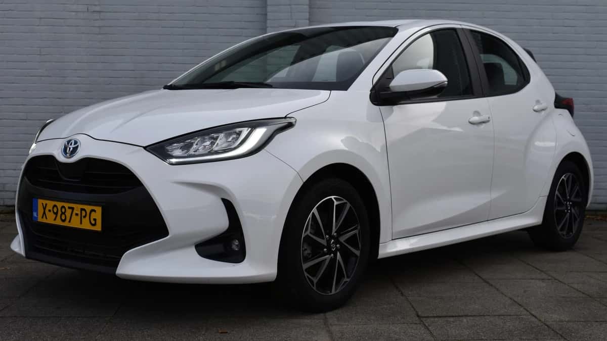 Toyota Yaris (2024) — foto 1