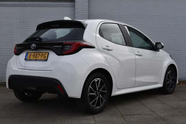 Toyota Yaris (2024) thumbnail 4