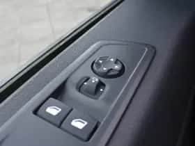 Peugeot E-Traveller (2022) thumbnail 3