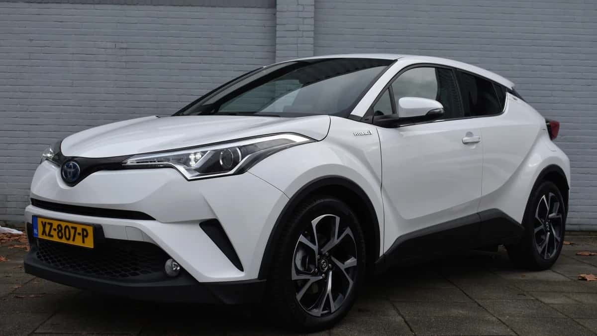 Toyota C-HR (2019) — foto 1