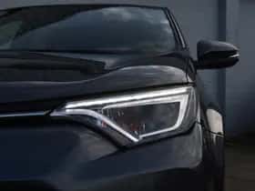 Toyota RAV4 thumbnail 2
