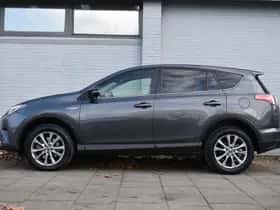Toyota RAV4 thumbnail 3
