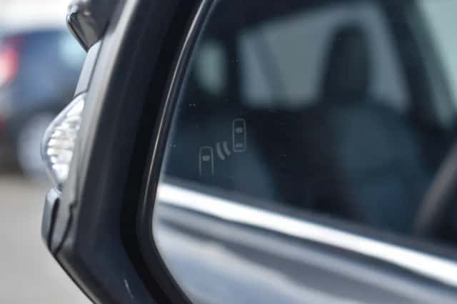 Toyota RAV4 (2018) thumbnail 6