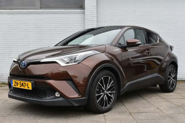 Toyota C-HR (2019) thumbnail 1