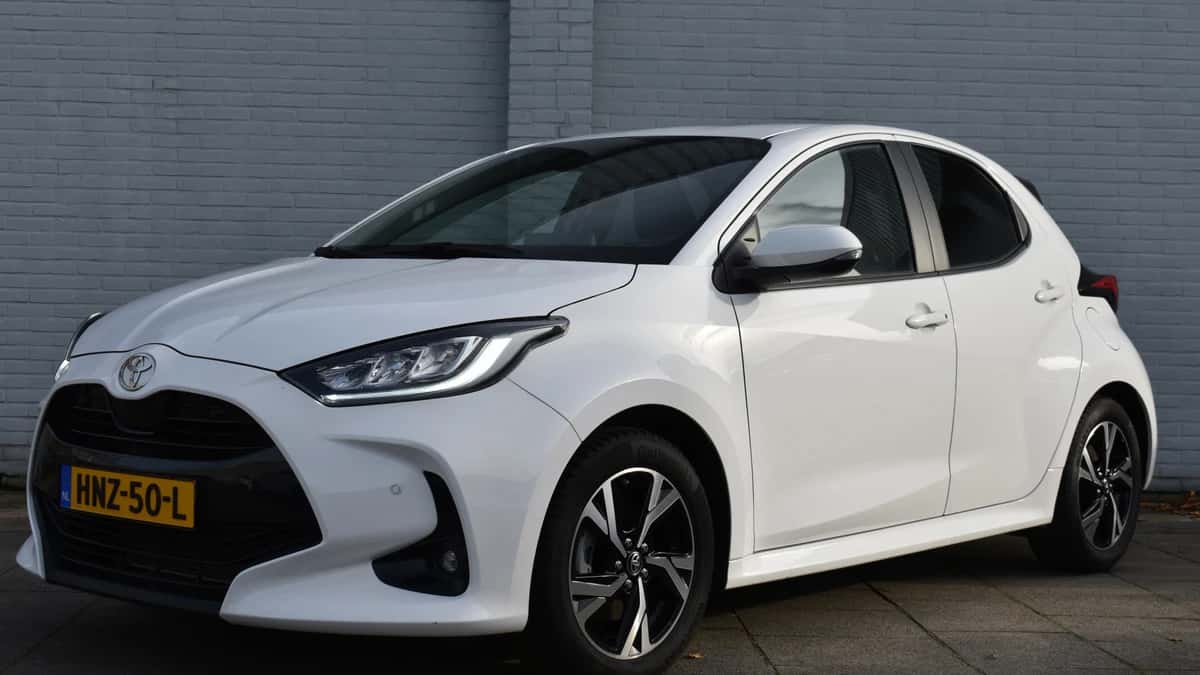 Toyota Yaris (2024) — foto 1