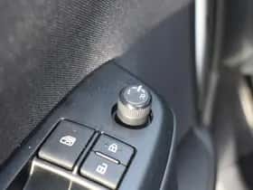 Toyota Yaris (2024) thumbnail 12