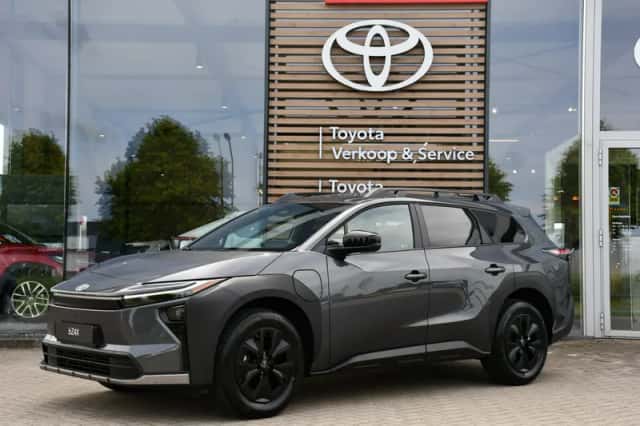Toyota bZ4X (2026) thumbnail 1