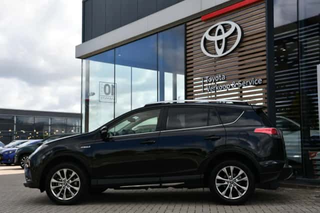 Toyota RAV4 (2016) thumbnail 5