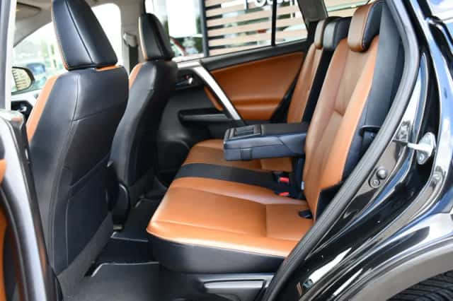 Toyota RAV4 (2016) thumbnail 6