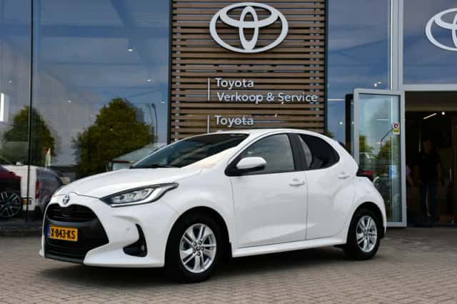 Toyota Yaris (2023) thumbnail 1