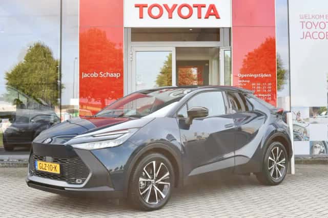 Toyota C-HR (2024) thumbnail 1