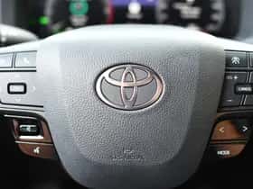Toyota C-HR (2024) thumbnail 10