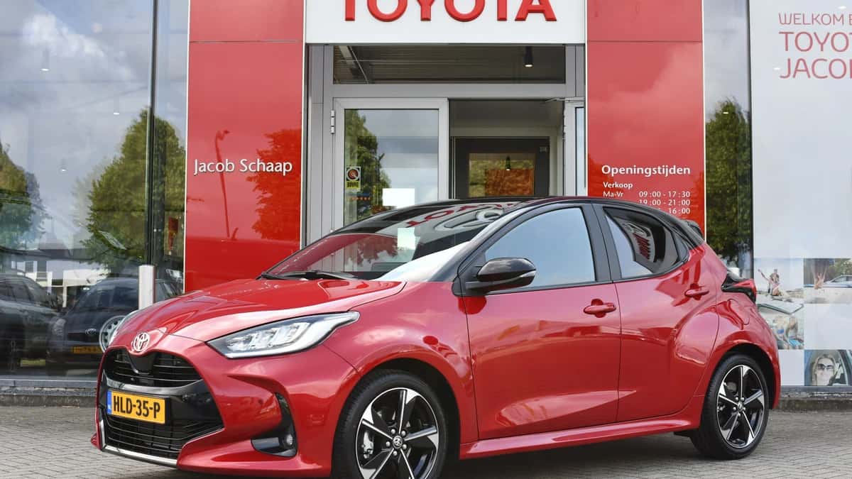 Toyota Yaris (2025) — foto 1