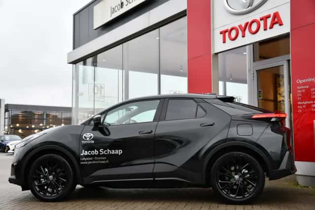 Toyota C-HR (2026) thumbnail 5