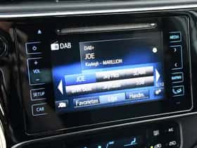 Toyota Auris thumbnail 4