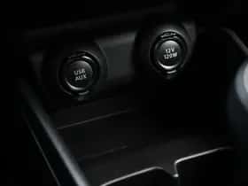 Suzuki Swift (2021) thumbnail 18