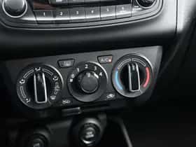 Suzuki Swift (2021) thumbnail 4