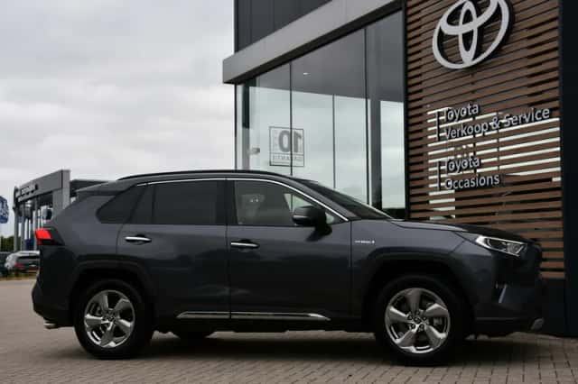Toyota RAV4 (2019) thumbnail 3